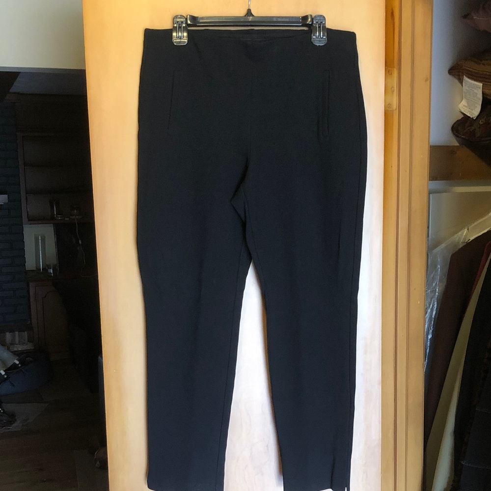 Chico's Black Pull on Dress Pants - Straight Cut size 2 (L)